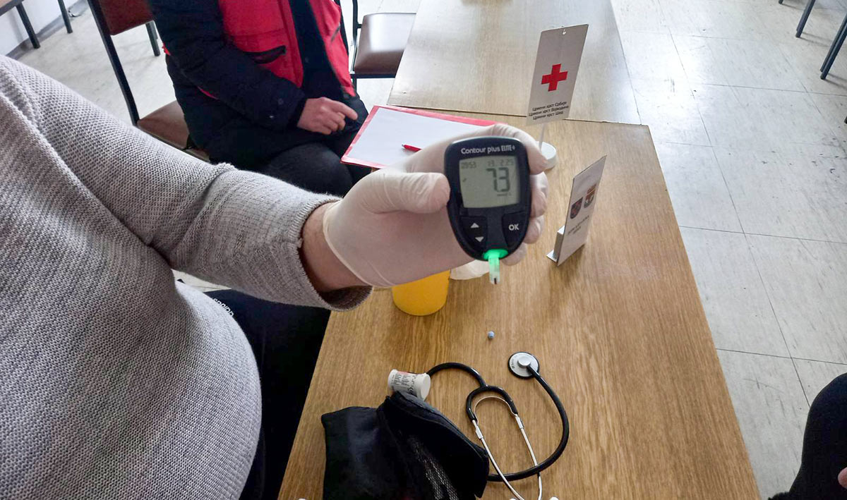 Акција превентивног мерења крвног притиска и шећера у капиларној крви у Адашевцима